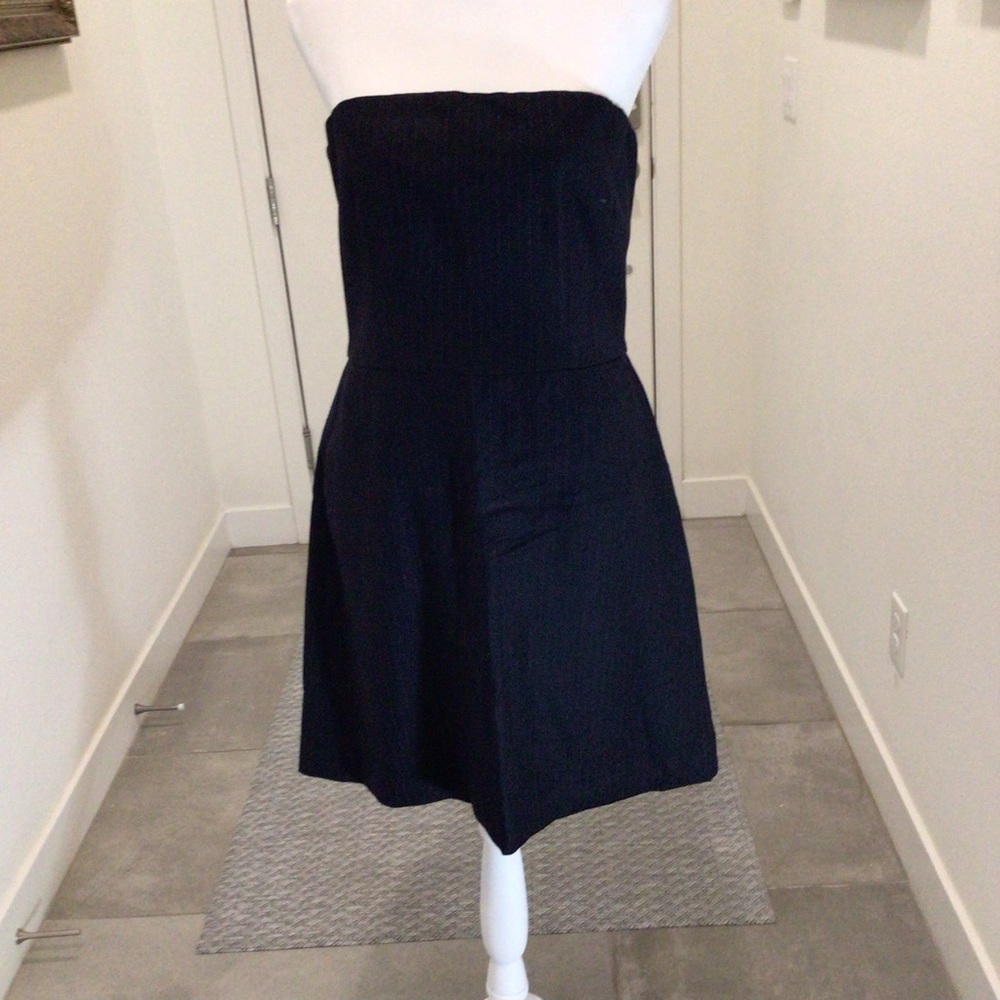 CLUB MONACO BLACK PINSTRIPED STRAPLESS DRESS